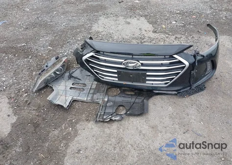 2017 Hyundai Elantra Value Edition z USA, uszkodzony, nr VIN 5NPD84LF4HH118584